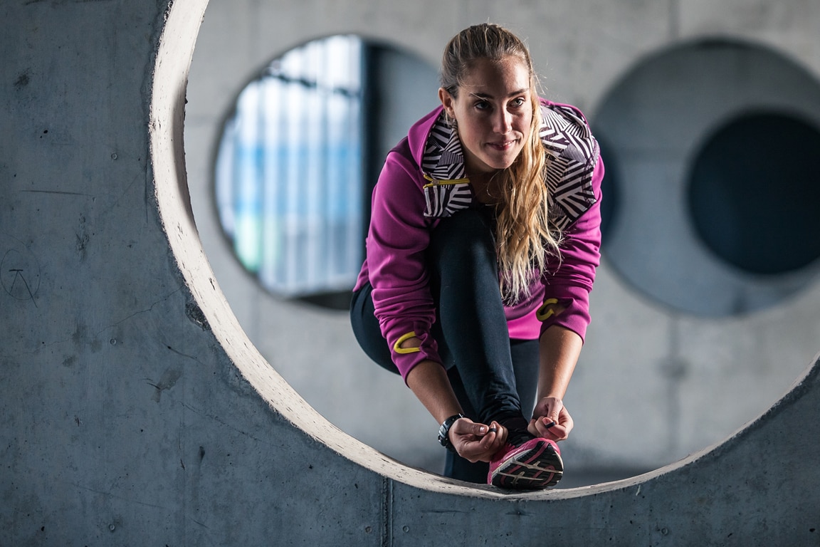 Woman wearing sport outfit