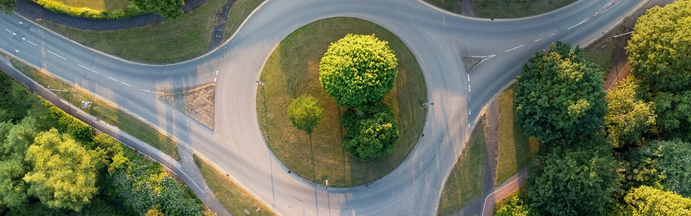 Roundabout intersection