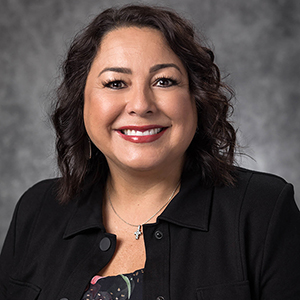 Doris Silva, Financial Professional